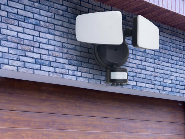 Venkovní černý LED reflektor s PIR čidlem 24W/3000K/4000K/6000K - LFX025